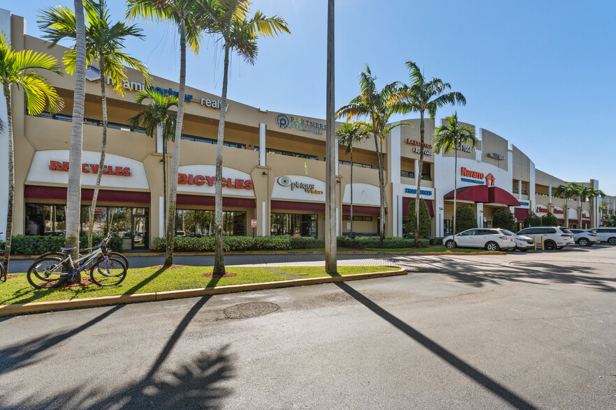 11402 Doral Blvd, Miami, FL for rent - Building Photo - Image 3 of 36