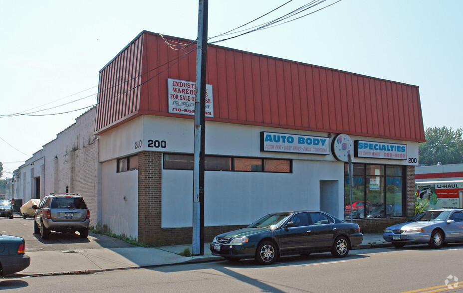 200 W Main St, Patchogue, NY for sale - Primary Photo - Image 1 of 1