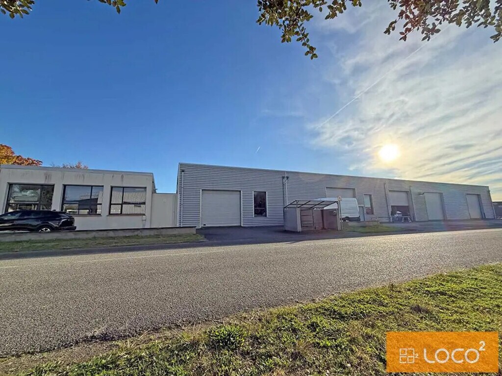 Vente Entrepôt 2 535 m² - Photo 1