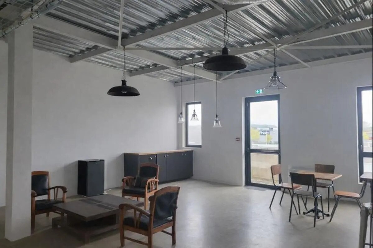 Office in Vannes for sale Interior Photo- Image 1 of 6