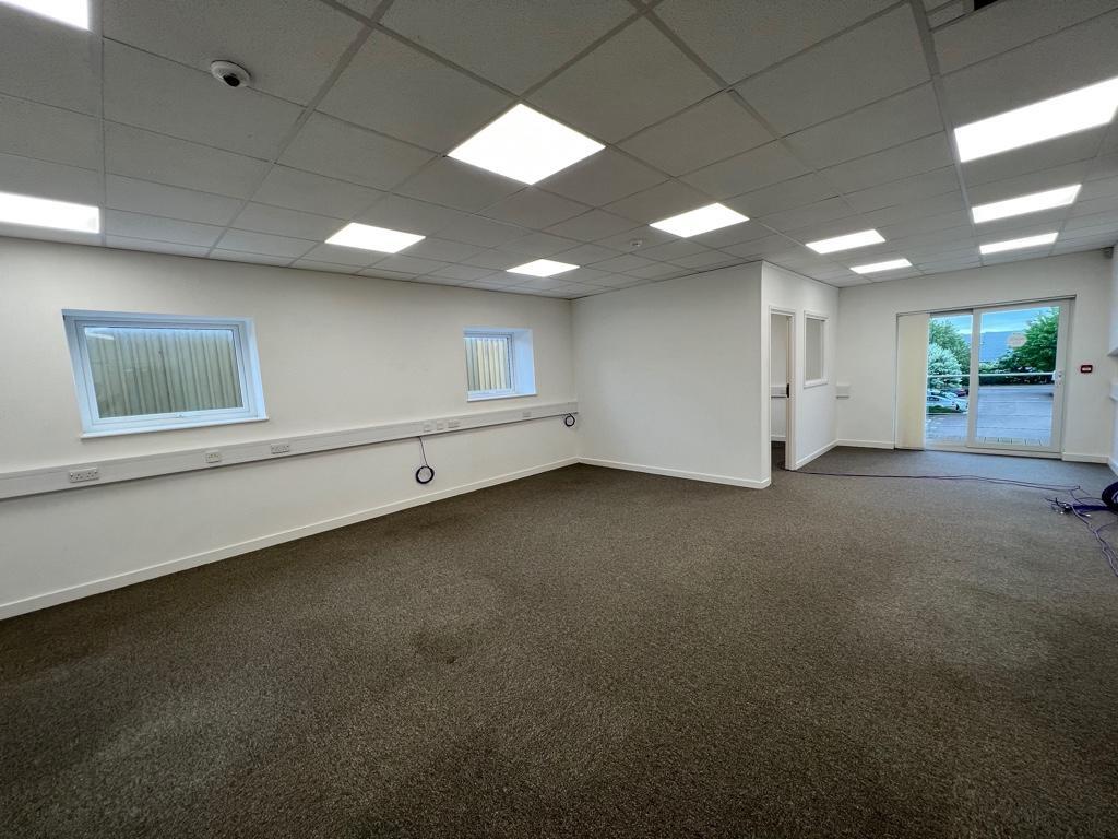 Howard Way, Newport Pagnell to rent Interior Photo- Image 1 of 1