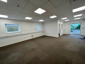 Howard Way, Newport Pagnell to rent Interior Photo- Image 1 of 1