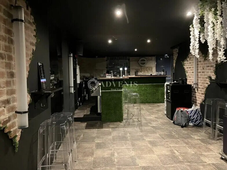 Retail in Bourges for sale - Interior Photo - Image 2 of 3