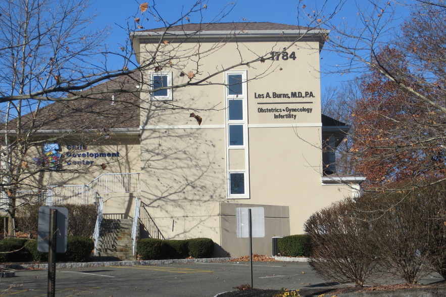 1784 Hamburg Tpke, Wayne, NJ for rent - Building Photo - Image 1 of 4