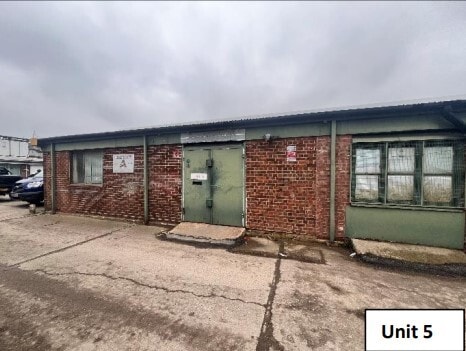 Crabtree Manorway S, Belvedere to rent Building Photo- Image 1 of 2