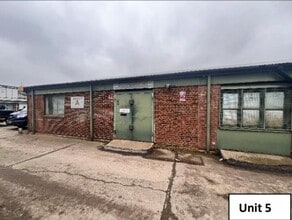 Crabtree Manorway S, Belvedere to rent Building Photo- Image 1 of 2