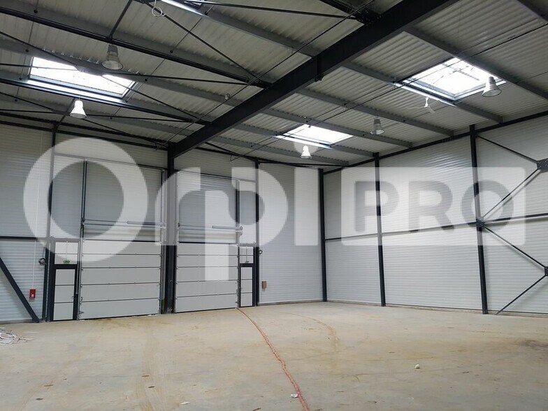 Light Industrial in Villebon Sur Yvette for sale - Interior Photo - Image 2 of 5