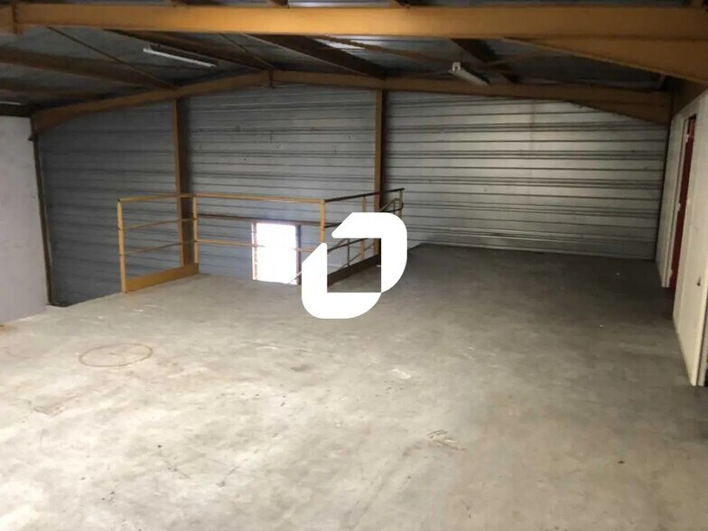 57 Avenue De La République, Vénissieux to rent - Building Photo - Image 3 of 26