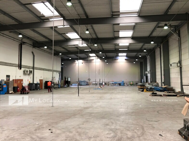 Industrial in Gennevilliers to rent - Interior Photo - Image 2 of 5