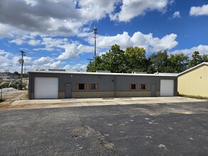 924 Locust Hill Cir, Belton, MO for rent Building Photo- Image 1 of 13