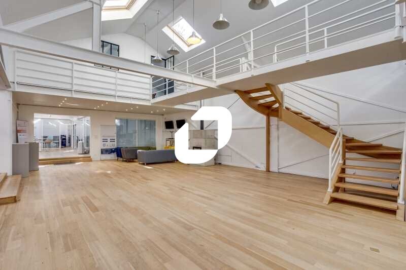 Light Industrial in Nanterre to rent Building Photo- Image 1 of 16