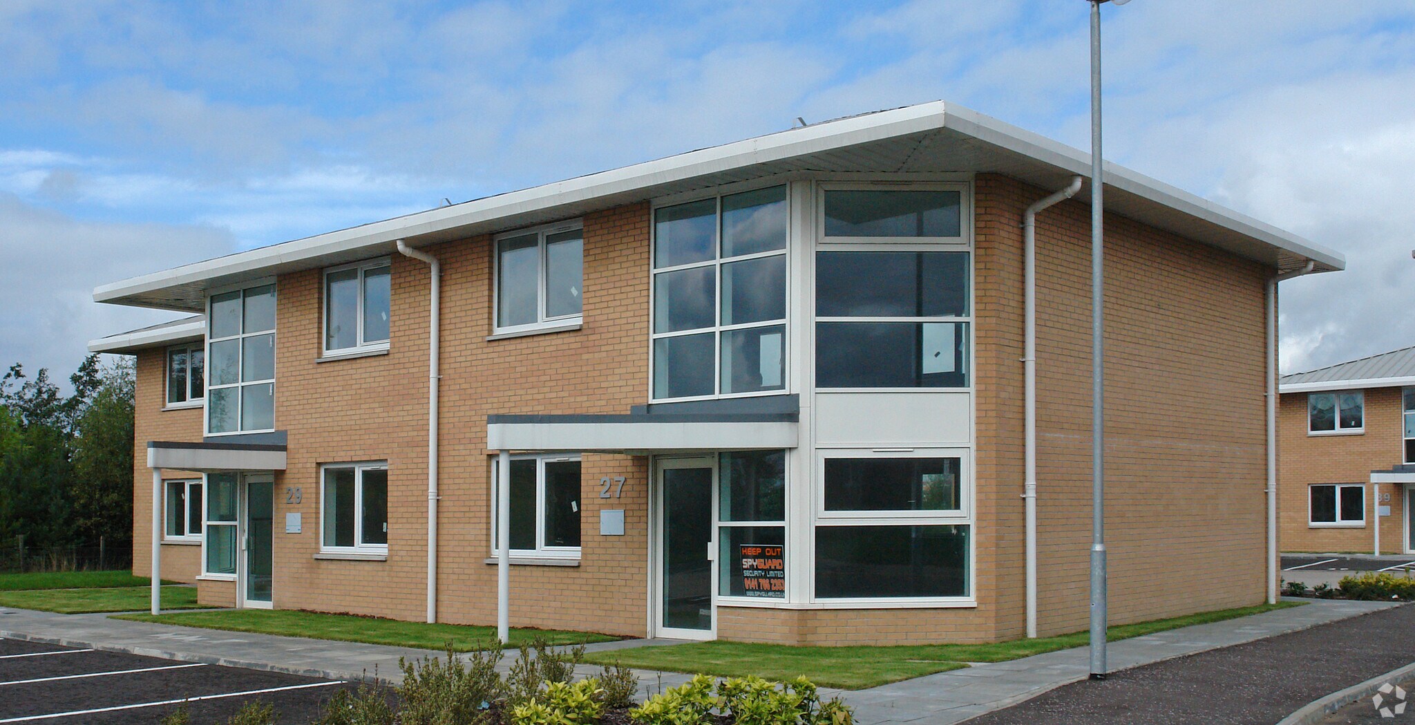 27-31 Lonmay Dr, Glasgow for sale Primary Photo- Image 1 of 1