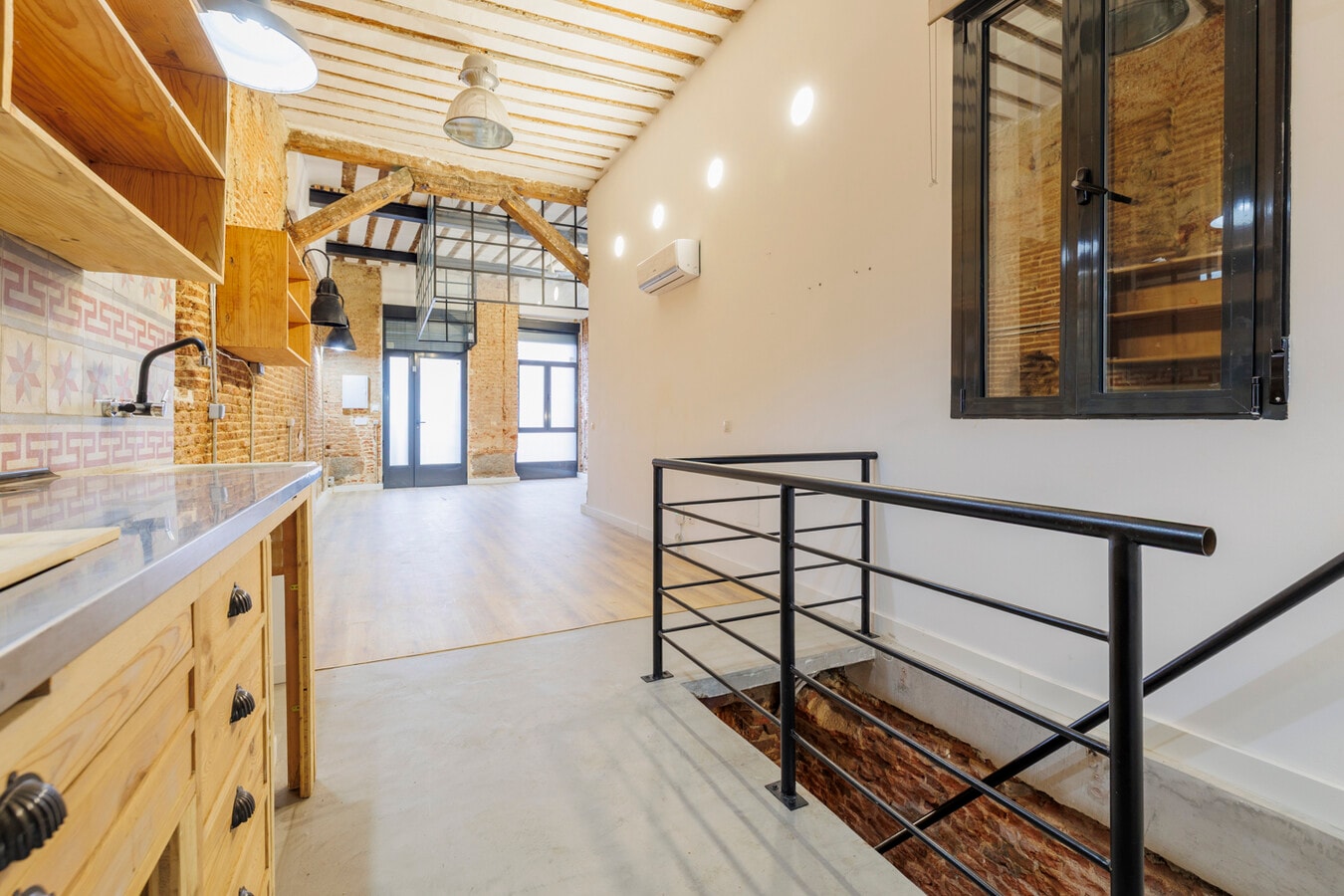 Madrid, MAD 28012 - Unit Puerta 02 -  - Interior Photo - Image 2 of 11