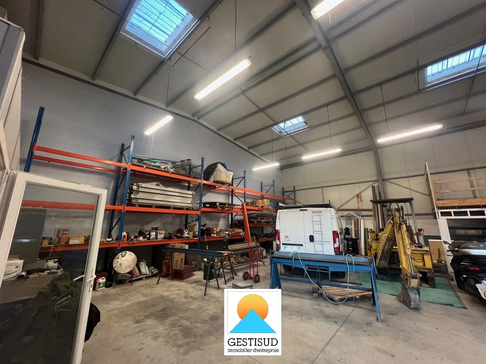 Light Industrial in Aubagne to rent Interior Photo- Image 1 of 6