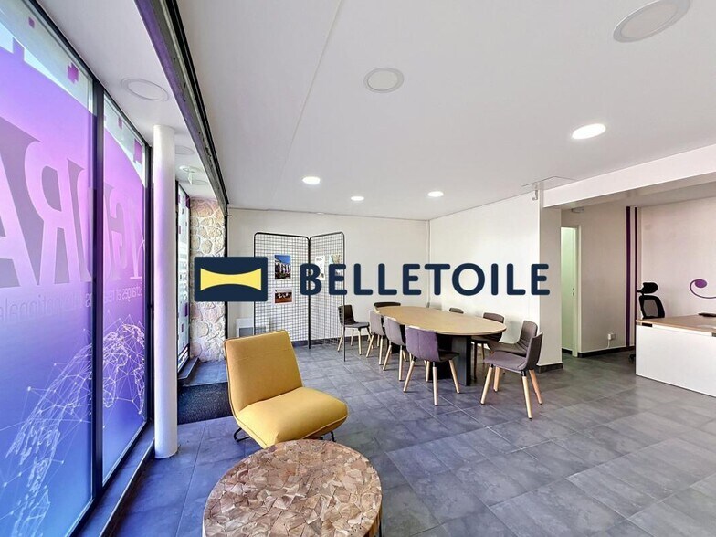 Retail in Alfortville to rent - Interior Photo - Image 2 of 11
