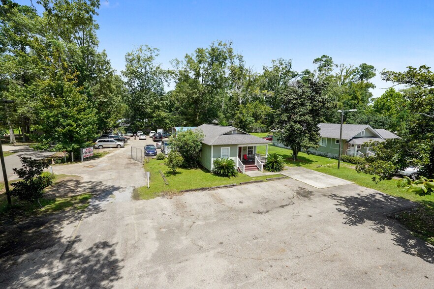 1106 Girod St, Mandeville 70448 UK