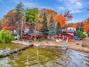 3881 E Houghton Lake Dr, Houghton Lake, MI for sale Primary Photo- Image 1 of 1