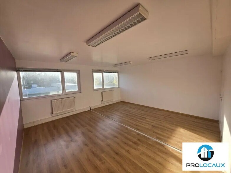 Office in Amiens to rent - Building Photo - Image 2 of 11