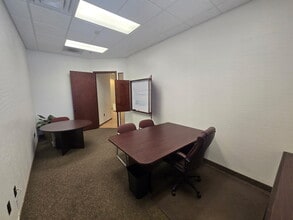 10565 N 114th St, Scottsdale, AZ to rent Interior Photo- Image 2 of 4