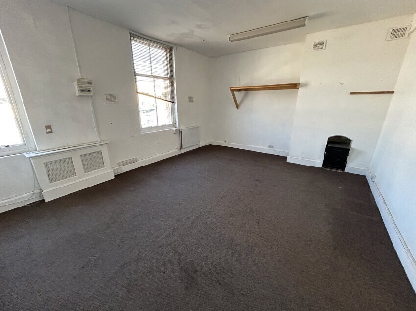 3-5 Bakehouse Hl, Darlington for sale Interior Photo- Image 1 of 7