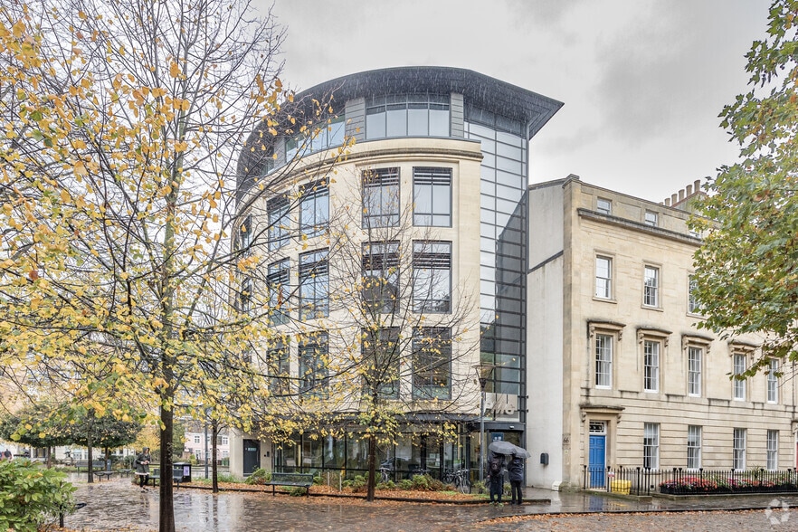 66 Queen Sq, Bristol to rent - Building Photo - Image 3 of 4