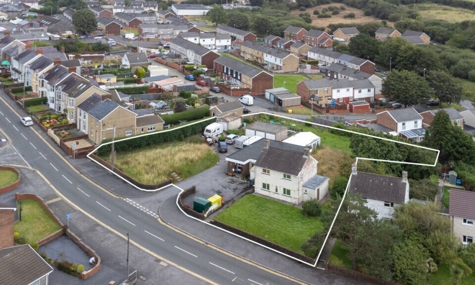 36 Banc Pendre, Kidwelly for sale Primary Photo- Image 1 of 1