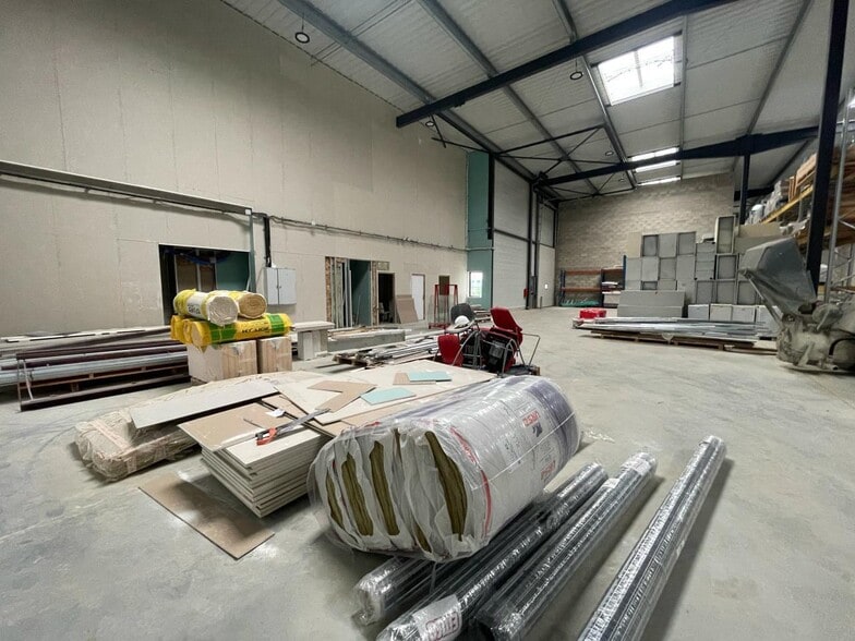 Light Industrial in Tigery to rent - Interior Photo - Image 3 of 18