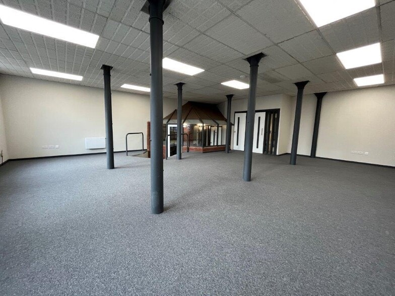 Dock St, Ipswich to rent - Building Photo - Image 2 of 6