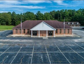 910 N Mecklenburg Ave, South Hill, VA for sale Primary Photo- Image 1 of 1