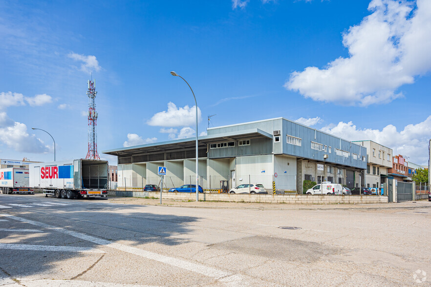Industrial in Getafe, Madrid to rent - Building Photo - Image 3 of 3