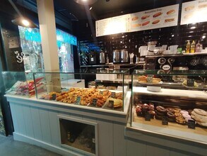 Retail in Barcelona, Barcelona to rent Interior Photo- Image 2 of 8