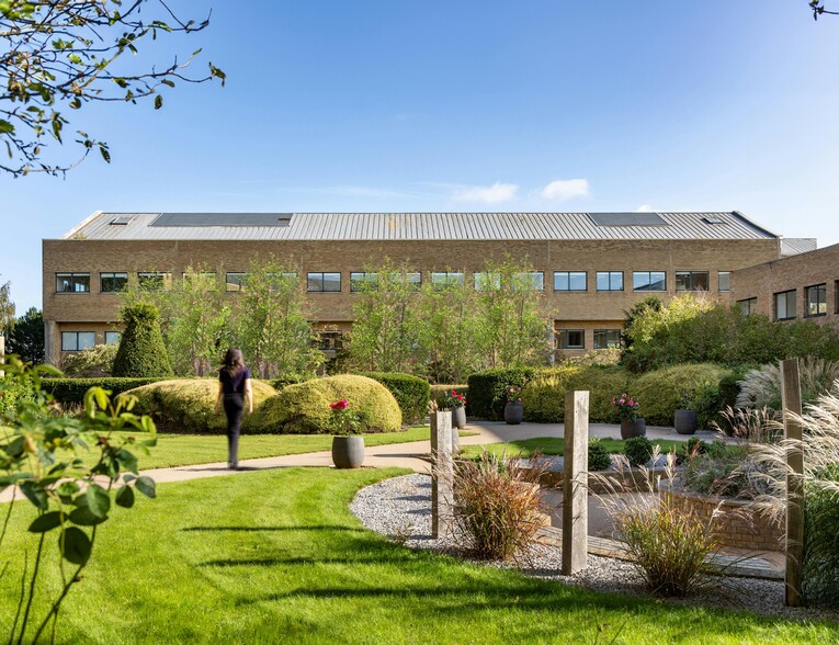 400 Capability Green, Luton to rent - Building Photo - Image 3 of 21