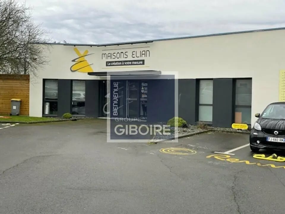 Location Bureaux 323 m² - Photo 1