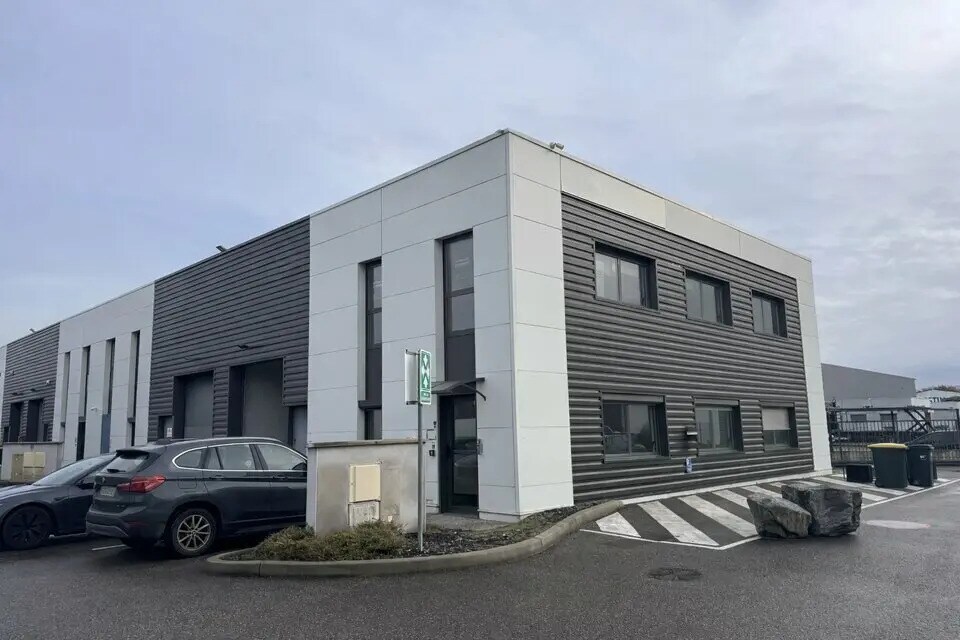 10 E Rue Jacquard, Chassieu to rent Building Photo- Image 1 of 8