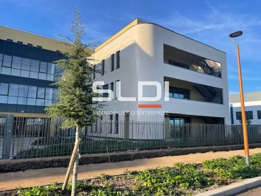 Office in Genas to rent Building Photo- Image 1 of 11