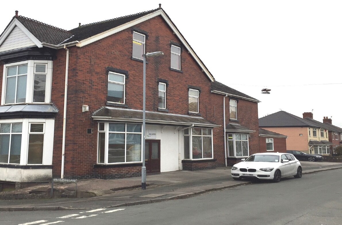 1 Vale Vw, Newcastle Under Lyme to rent Primary Photo- Image 1 of 6