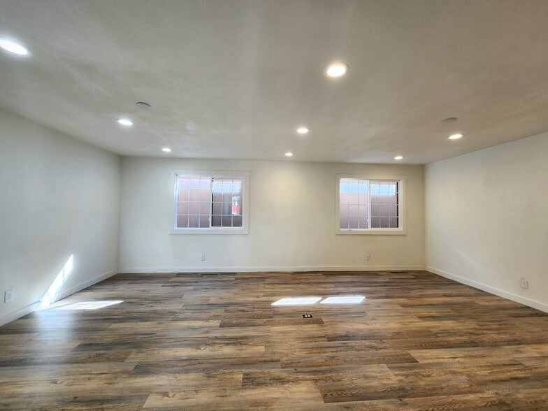 1445 S Poplar St, Casper, WY to rent - Interior Photo - Image 3 of 20