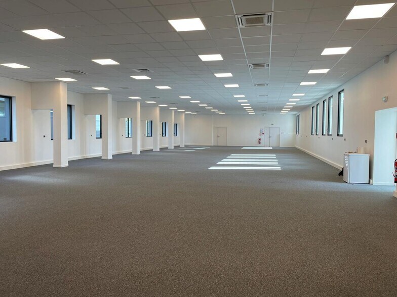 Office in Argenteuil to rent - Building Photo - Image 1 of 12