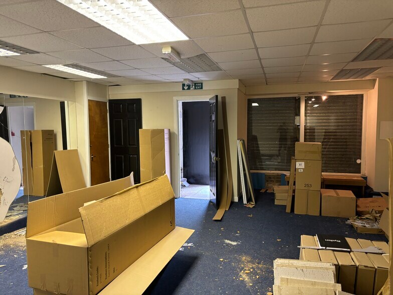 18 Main St, Kinglassie to rent - Building Photo - Image 2 of 3