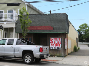 392 Main St, Center Moriches, NY for sale Primary Photo- Image 1 of 1