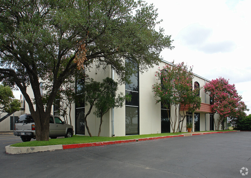 9033 Aero St, San Antonio, TX for rent - Building Photo - Image 1 of 8