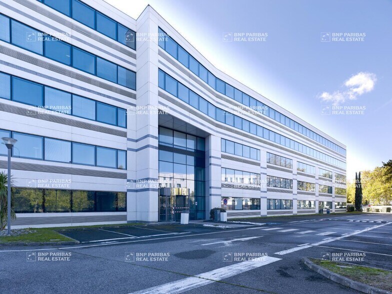 4 Rue Groupe D'Or, Blagnac to rent - Building Photo - Image 1 of 61