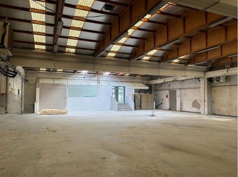 3 Rue Des Frères Lumière, Chassieu for sale - Building Photo - Image 1 of 13