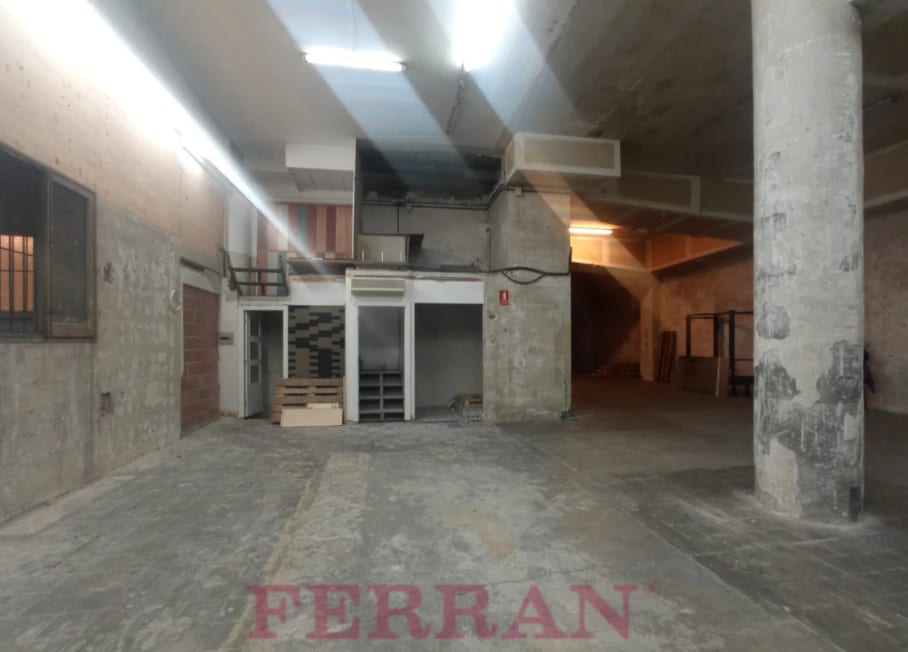 Retail in Barcelona, Barcelona to rent Interior Photo- Image 1 of 11