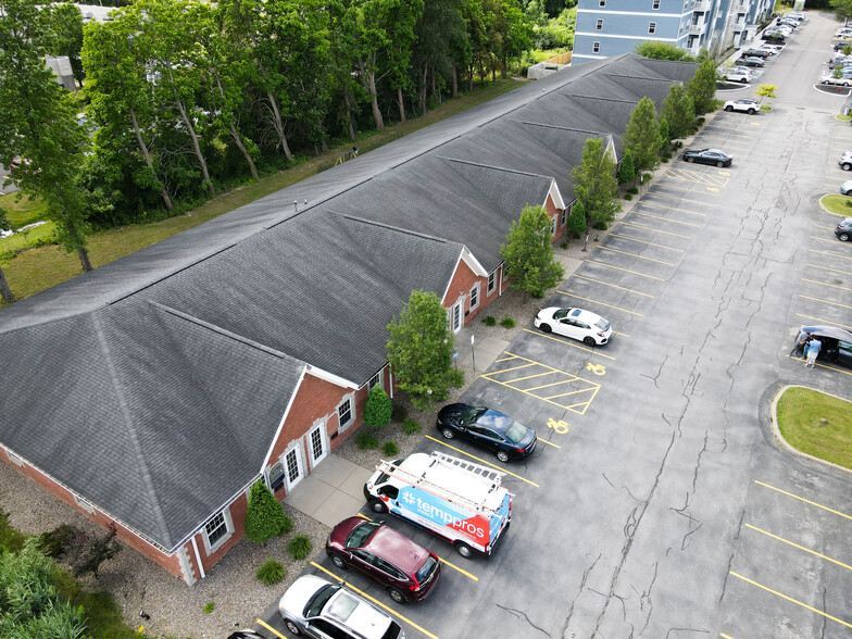 2390 N Forest Rd, Getzville, NY for rent - Aerial - Image 3 of 7