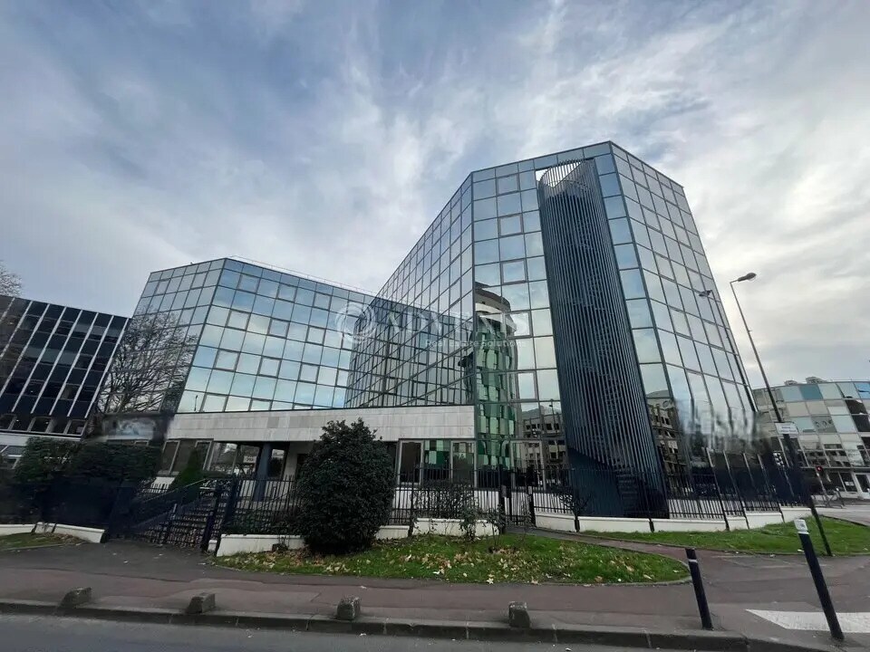 Office in Fontenay-sous-Bois to rent Building Photo- Image 1 of 8