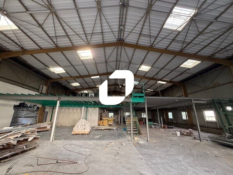 Light Industrial in SAINT-OUEN-L'AUMONE to rent Building Photo- Image 1 of 16