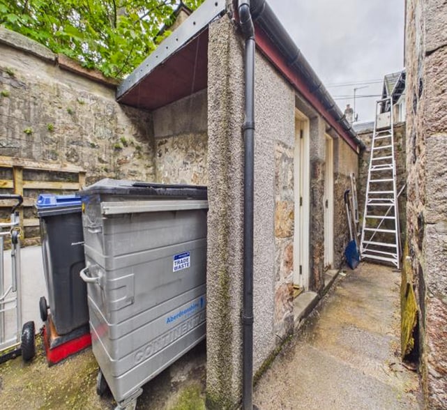 Station Sq, Aboyne for sale - Building Photo - Image 2 of 5