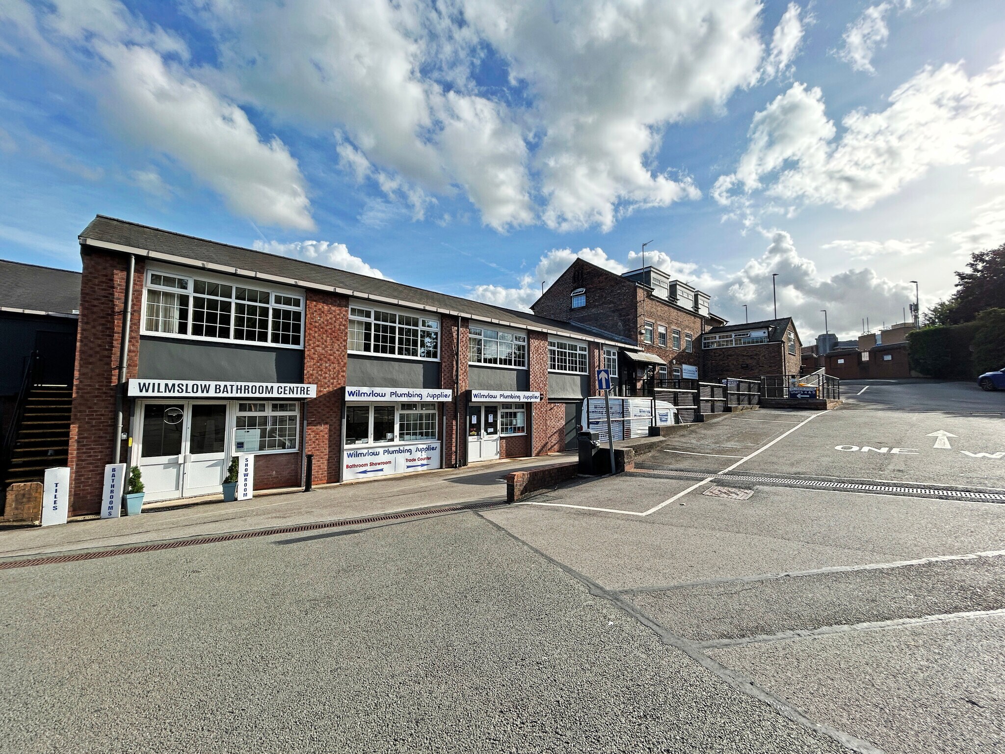 Bollin Walk, Wilmslow to rent Building Photo- Image 1 of 7