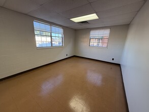 2792 E Point St, Atlanta, GA for rent Building Photo- Image 1 of 2